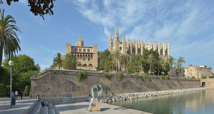 Baleares en 8 días: Mallorca, Menorca e Ibiza sin vivir en un ferry